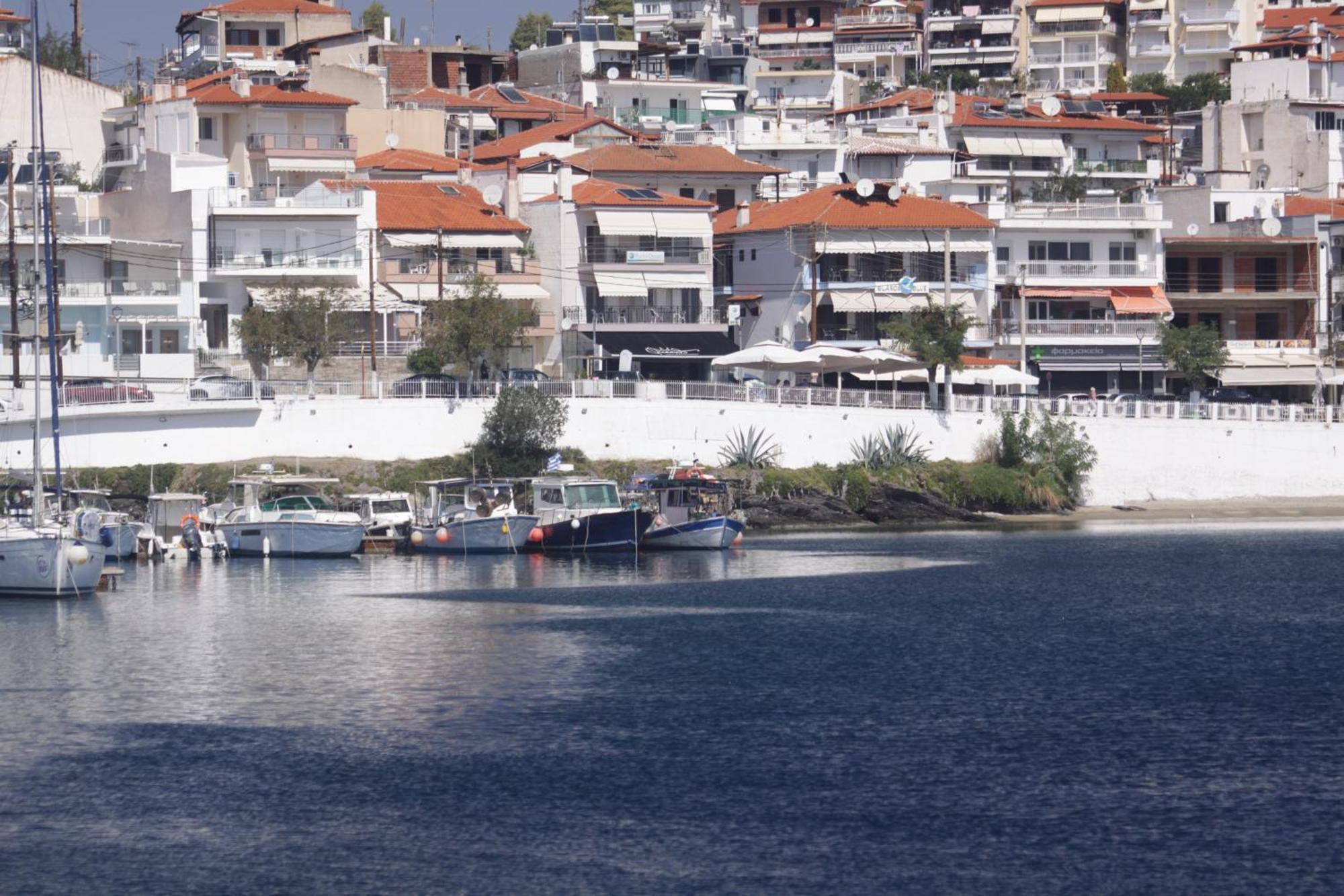 Portodream Studios & Apartments Neos Marmaras Bagian luar foto